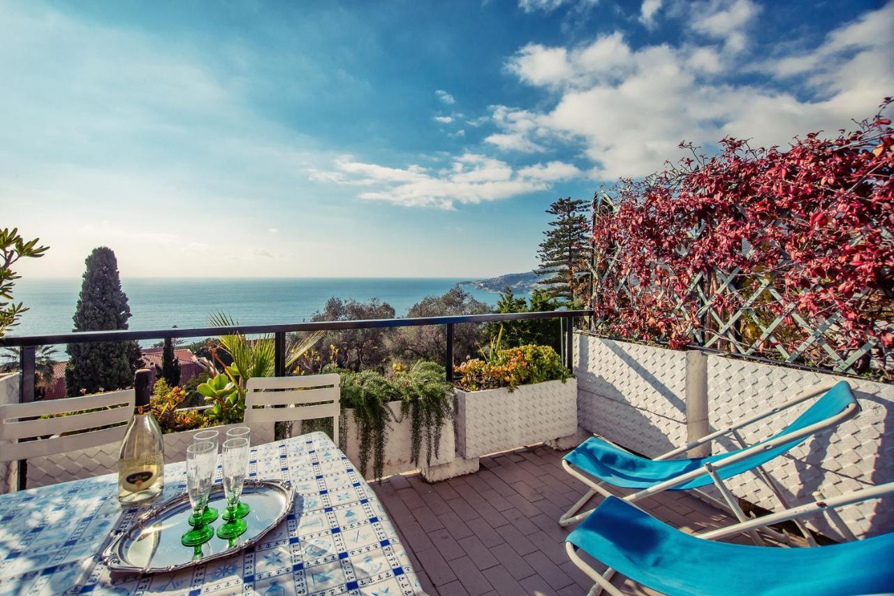 Una Terrazza Sul Golfo Di Ospedaletti By Wonderful Italy Εξωτερικό φωτογραφία